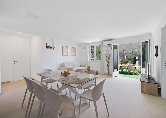 Beautiful Renovated Family Apartment, Menton Hills, 10' From City Center Foto
